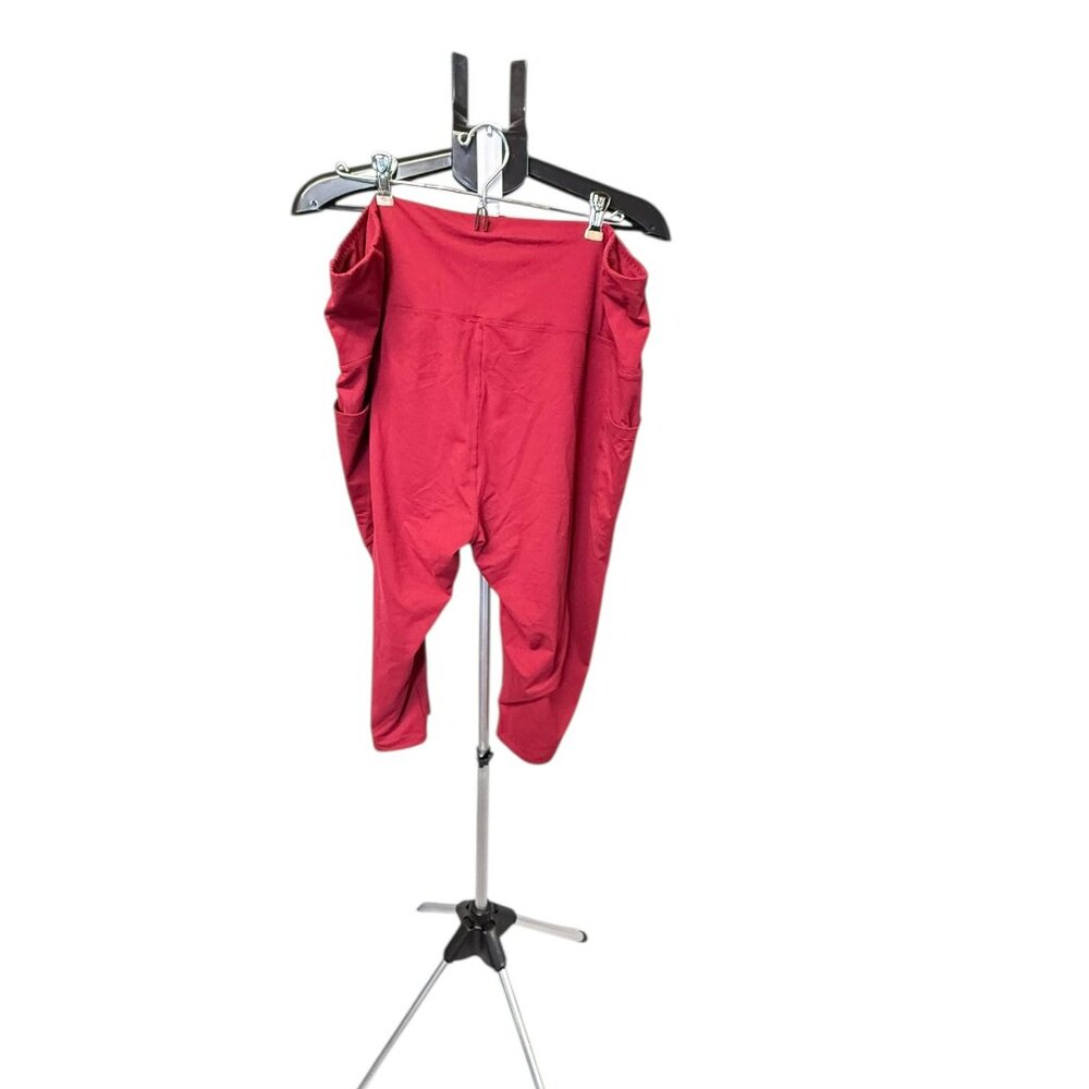 Women's 4XL Wine colored capri with pockets